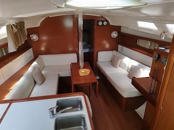 Beneteau Oceanis 37 | Mina