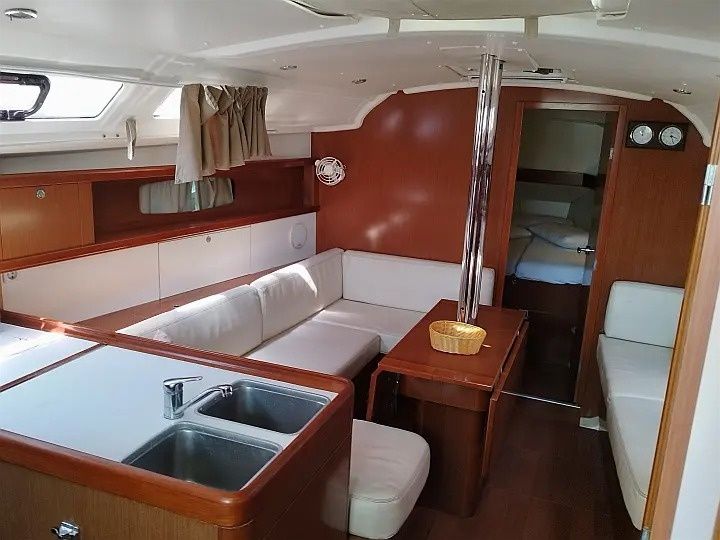Beneteau Oceanis 37 | Mina