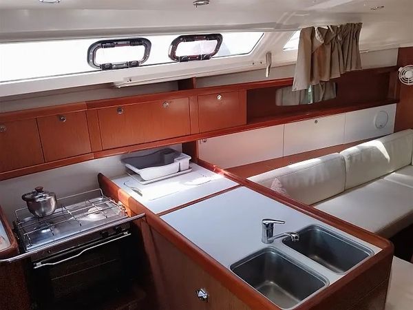 Beneteau Oceanis 37 | Mina
