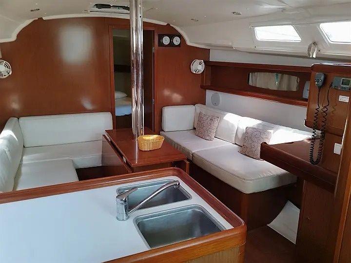 Beneteau Oceanis 37 | Mina