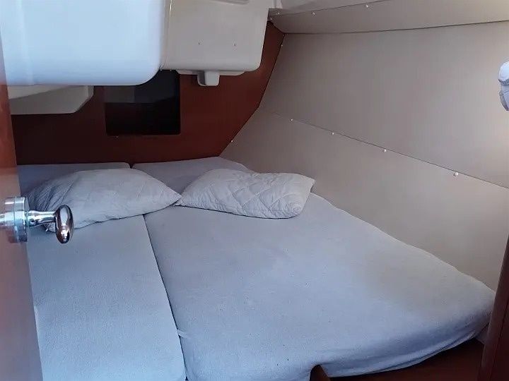 Beneteau Oceanis 37 | Mina