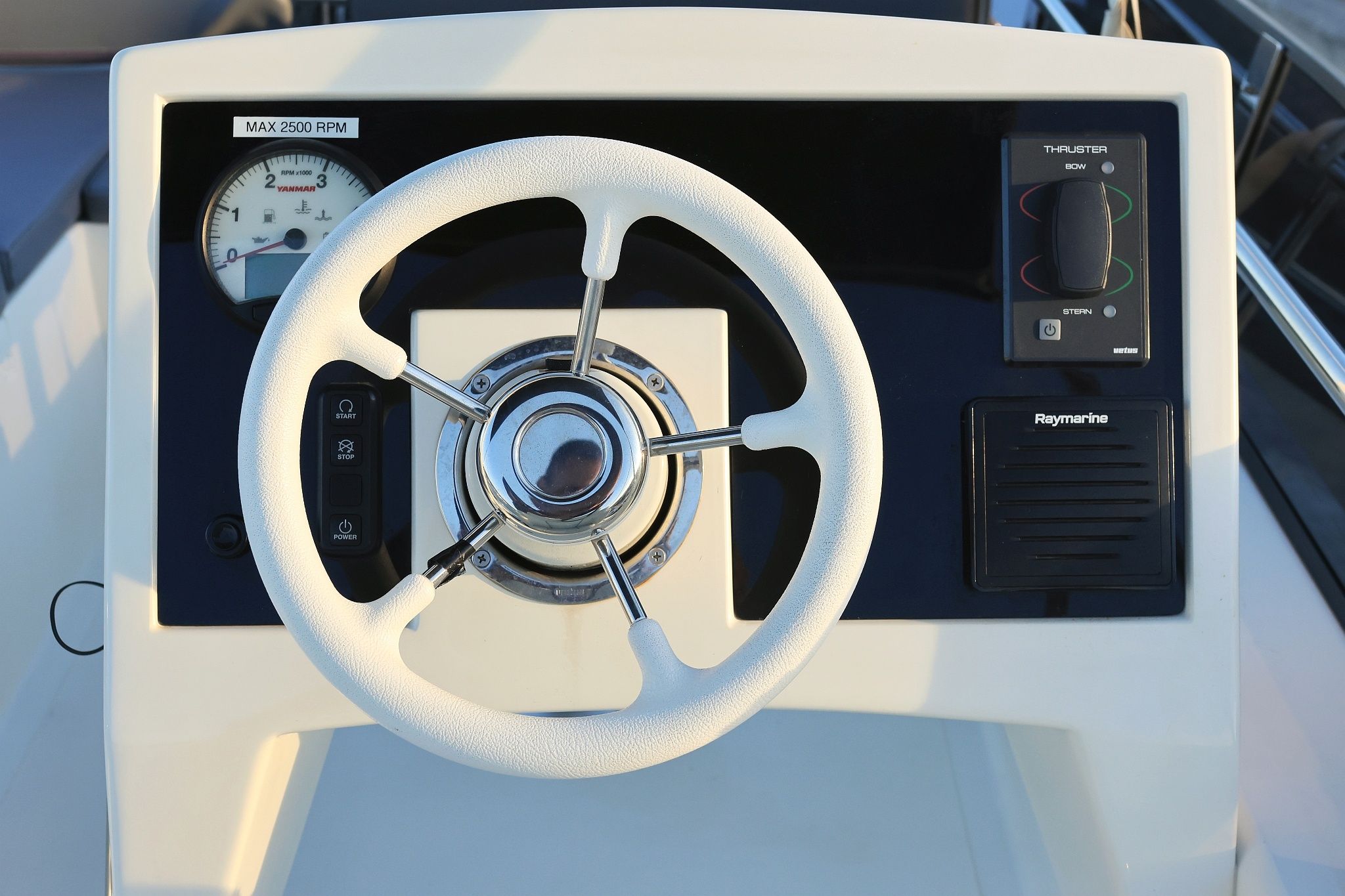 Cobra Yachts 40 | Backup