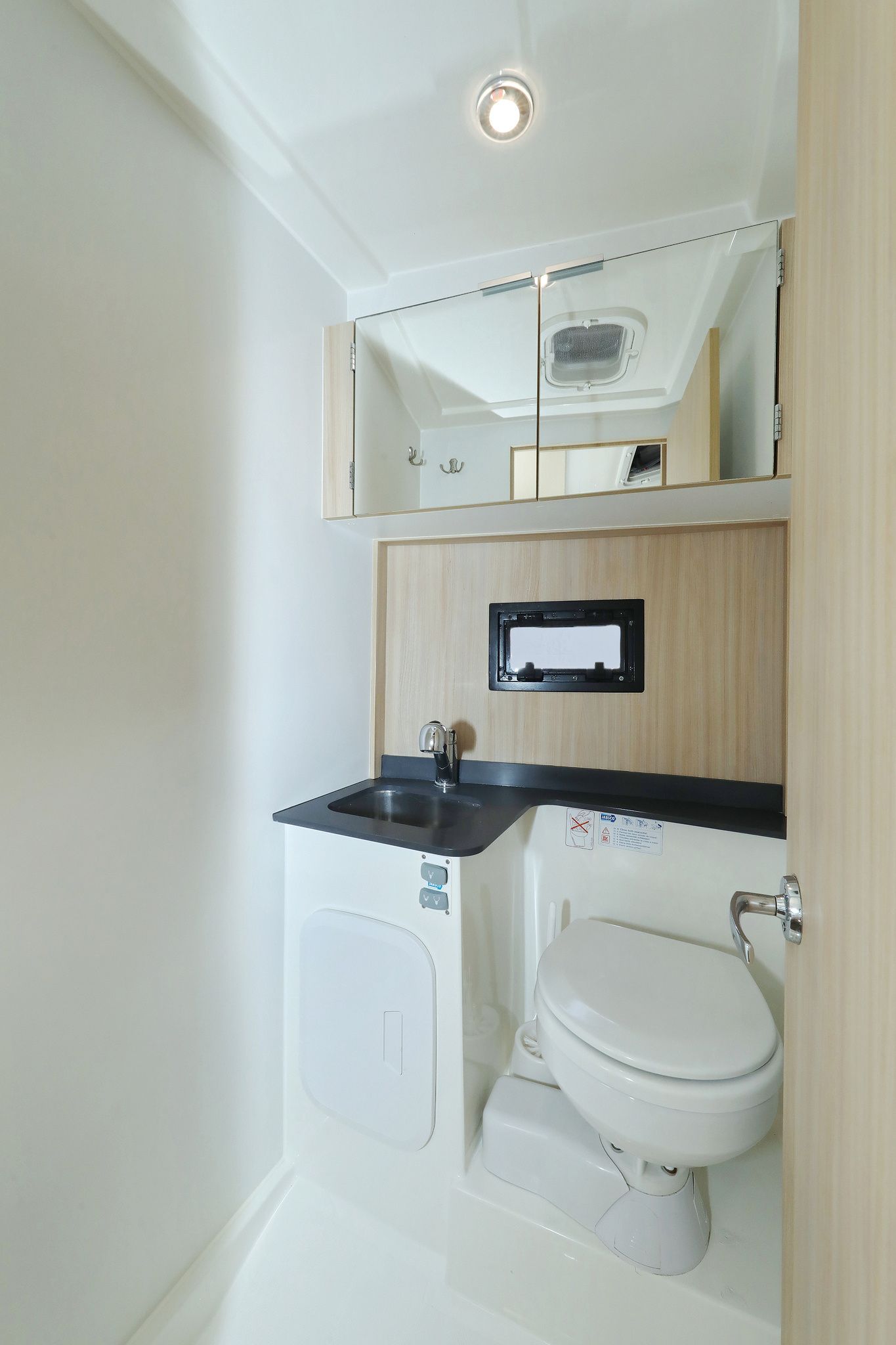 Cobra Yachts 40 | Backup