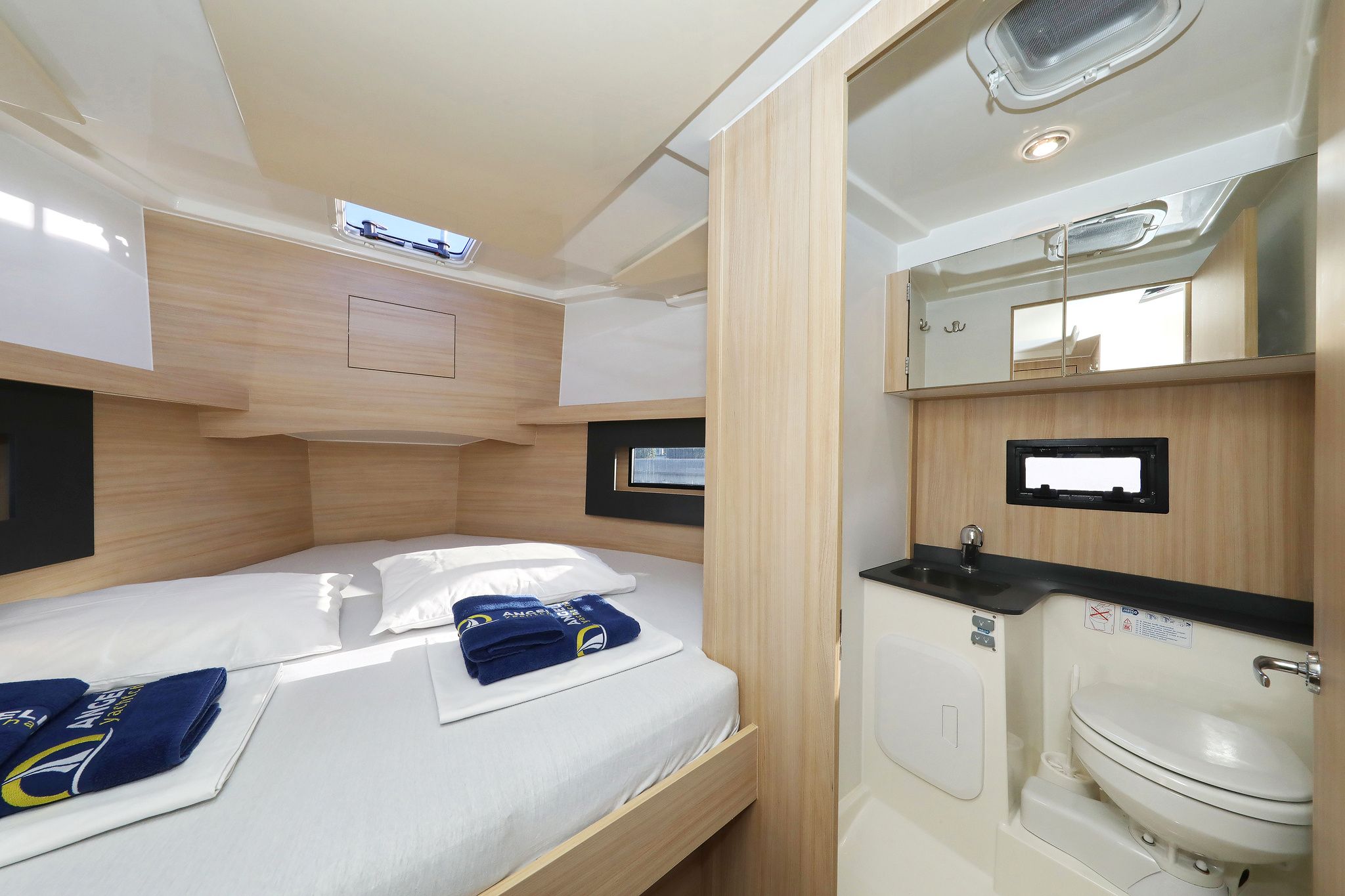 Cobra Yachts 40 | Backup