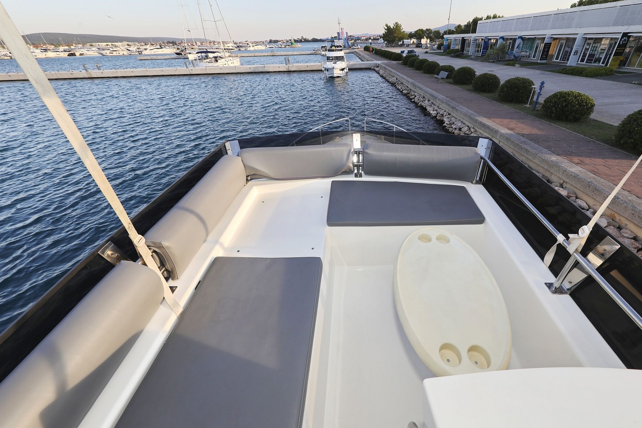 Cobra Yachts 40 | Backup