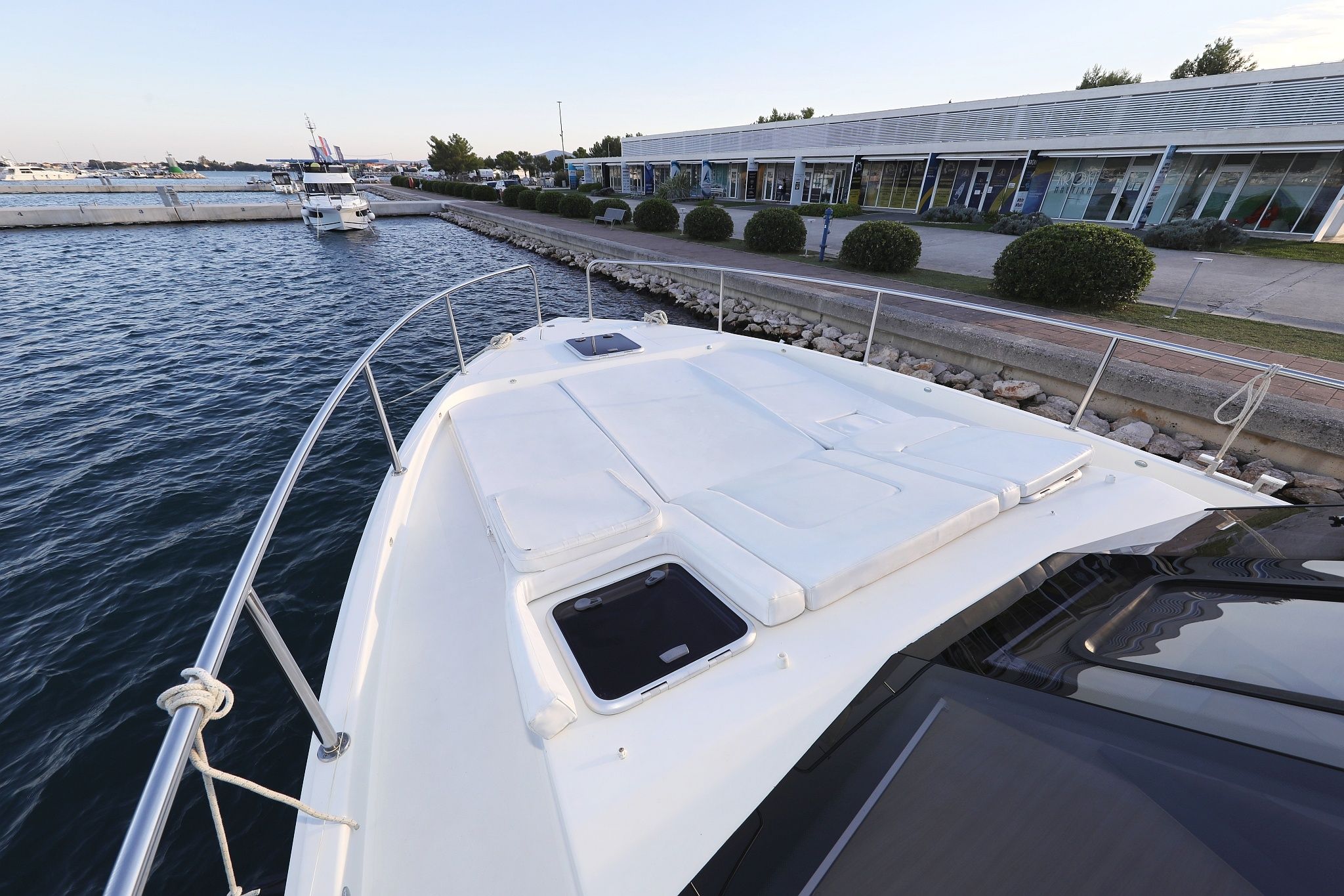 Cobra Yachts 40 | Backup
