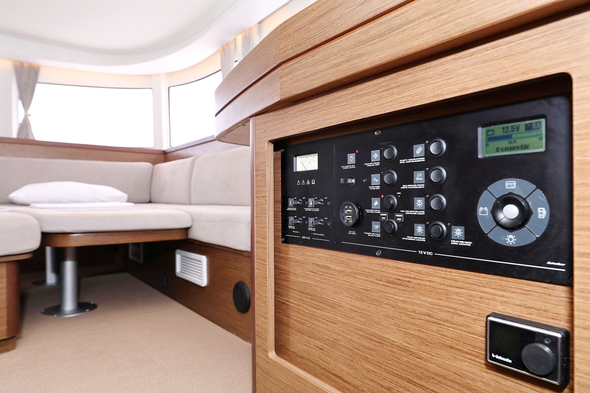 Lagoon 42 | Air Wave