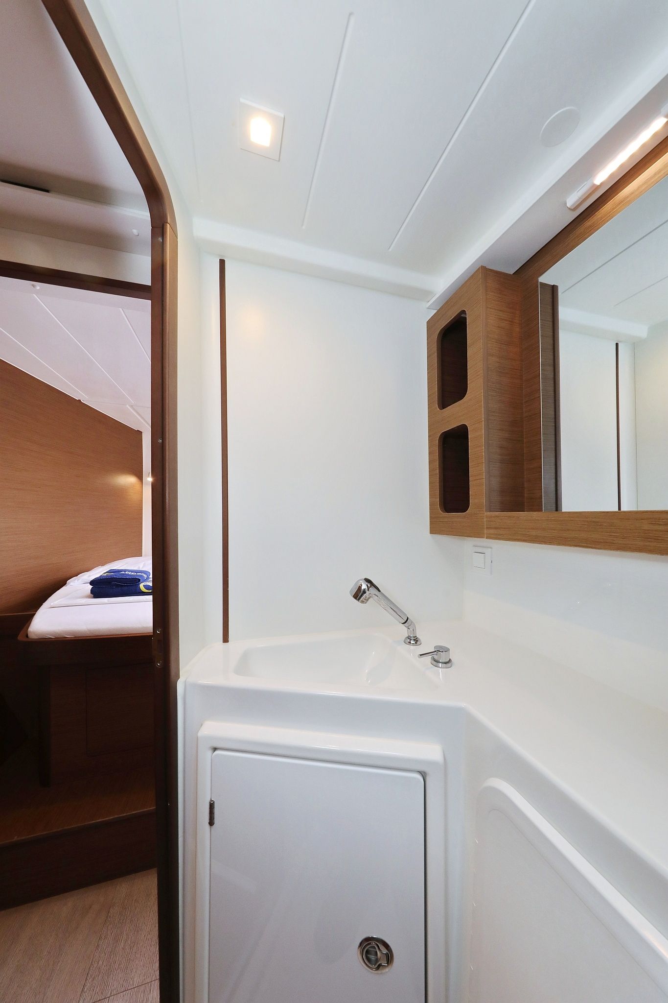 Lagoon 42 | Air Wave