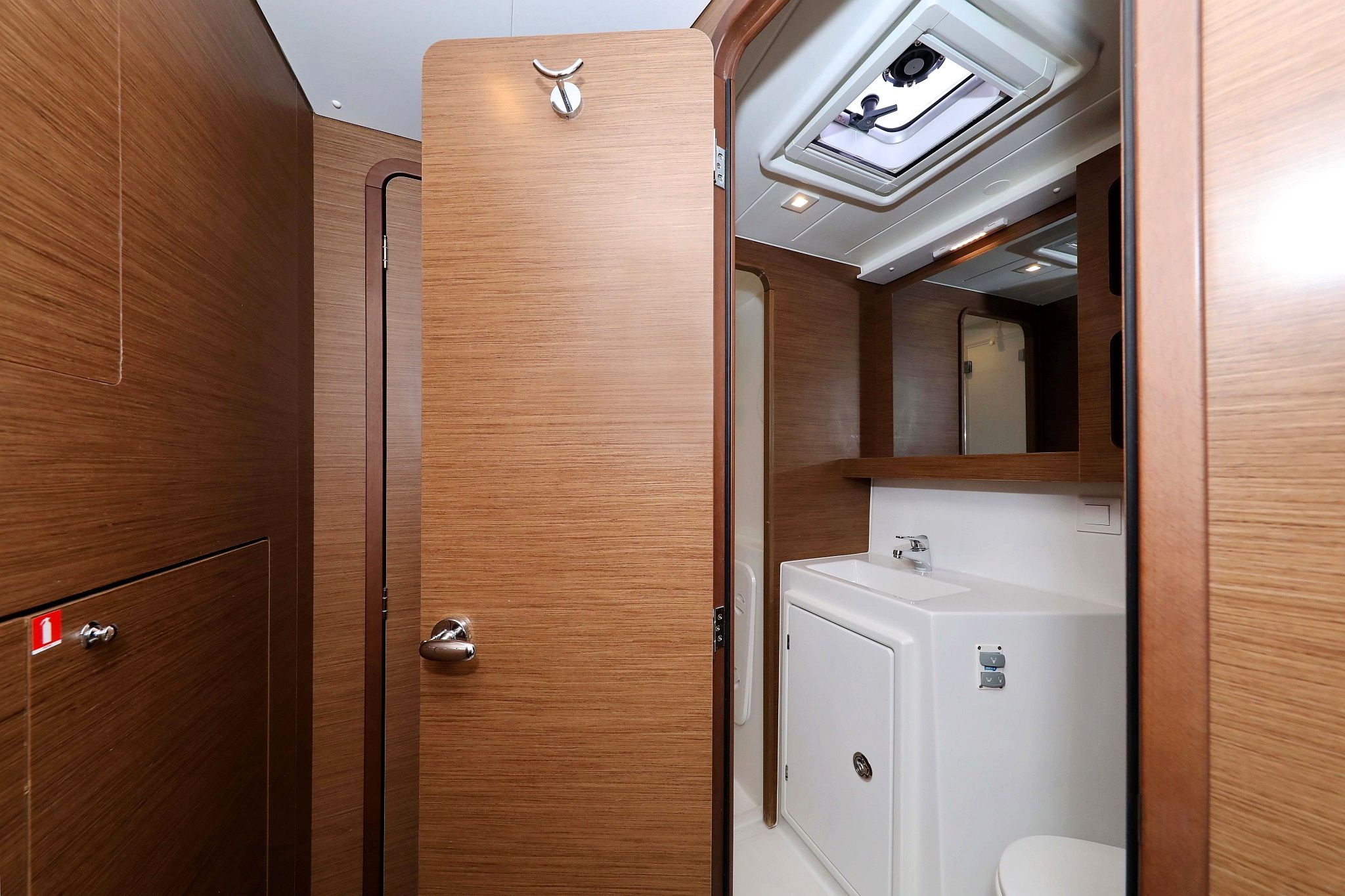 Lagoon 42 | Air Wave