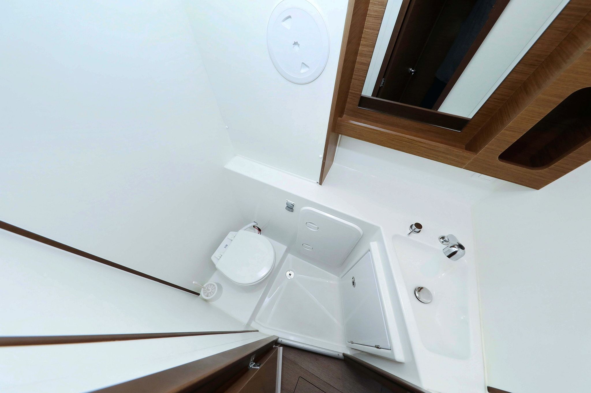 Lagoon 42 | Air Wave