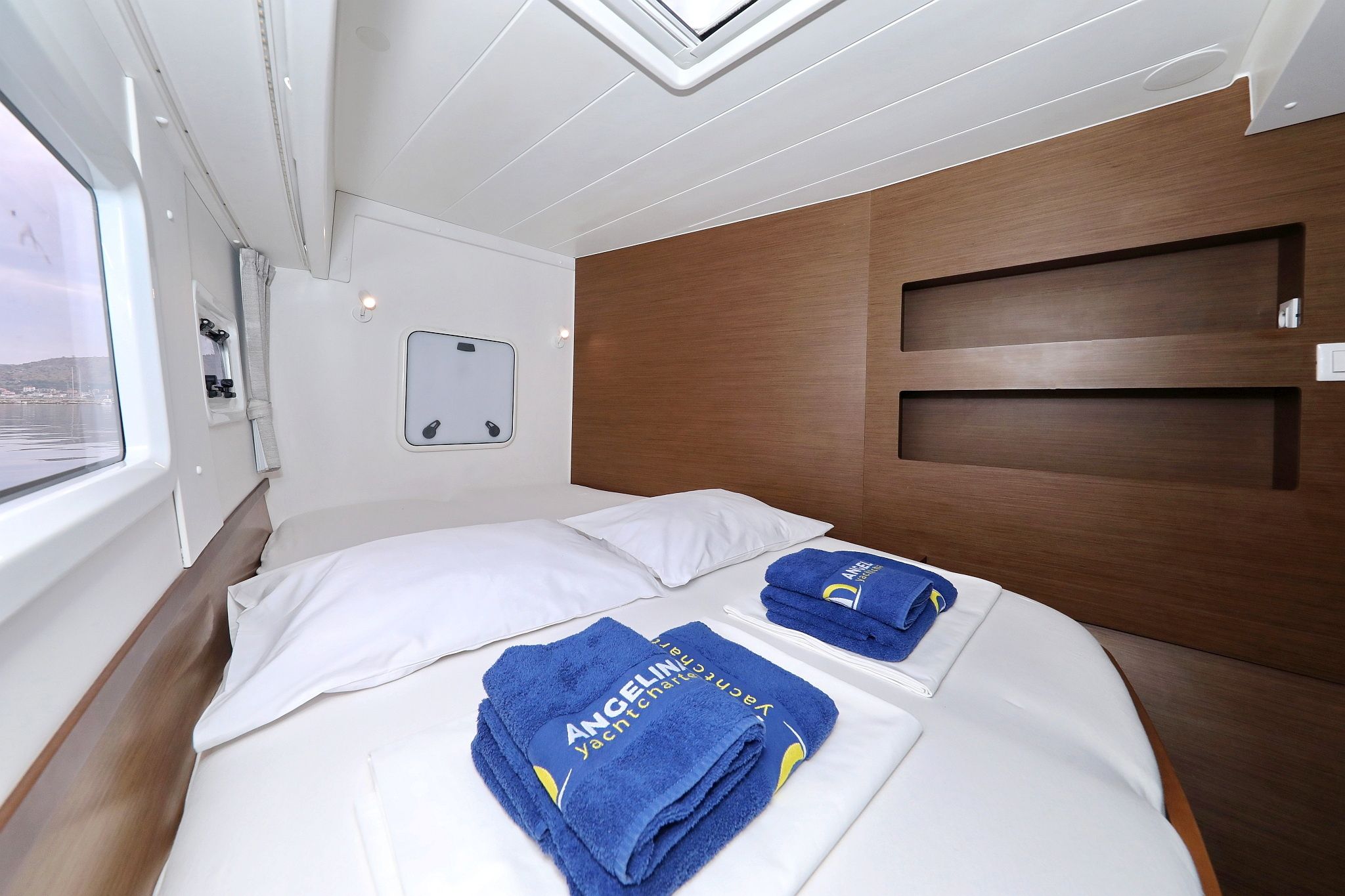 Lagoon 42 | Air Wave