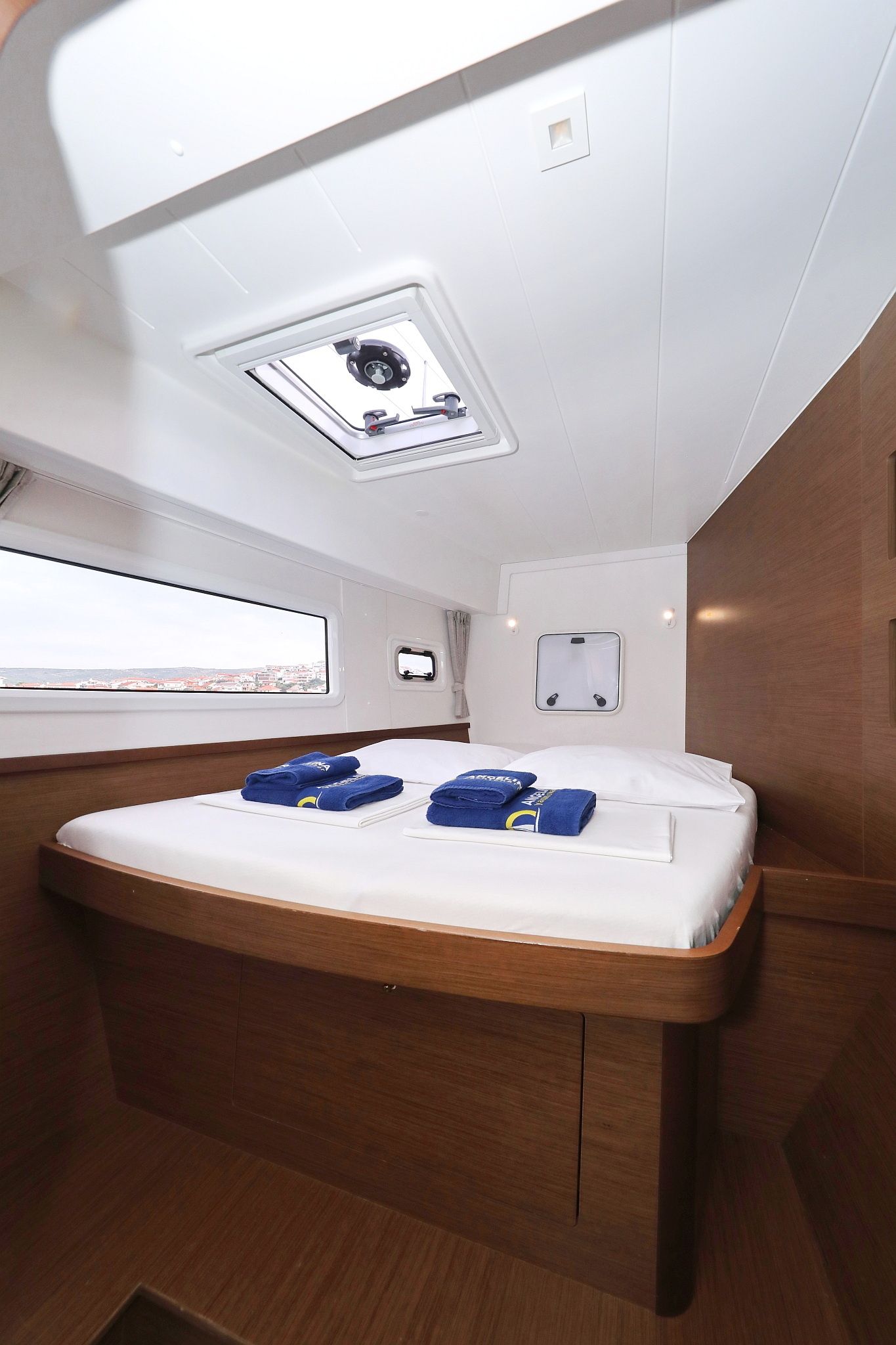 Lagoon 42 | Air Wave