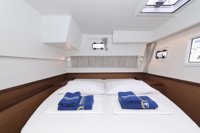 Lagoon 42 | Air Wave