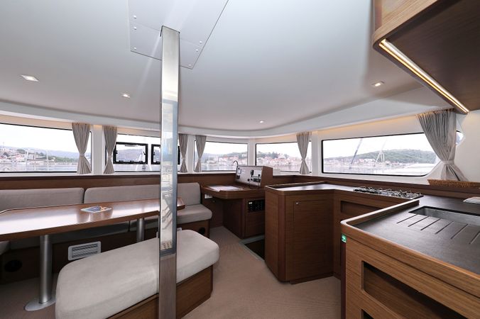 Lagoon 42 | Air Wave