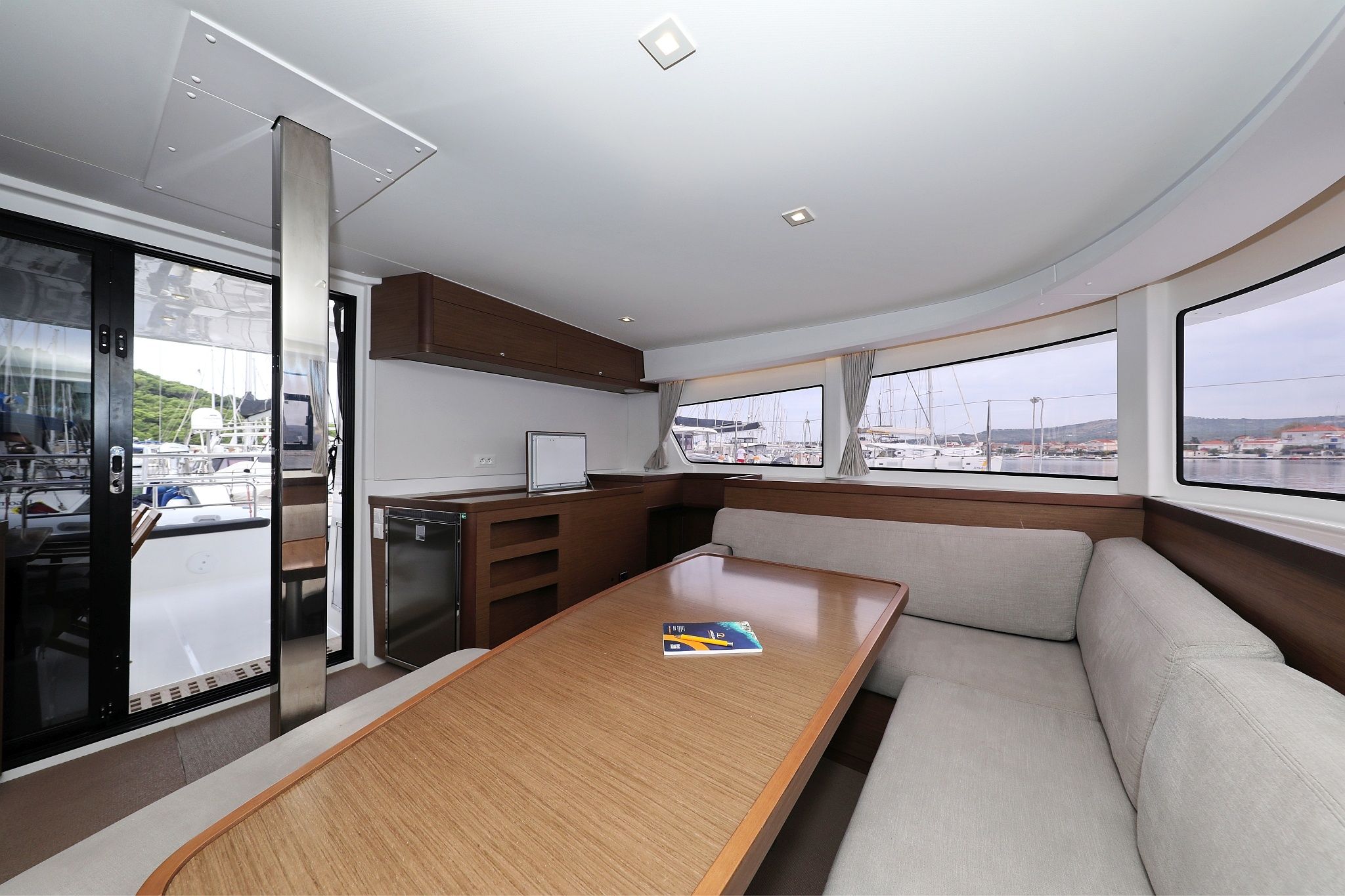 Lagoon 42 | Air Wave