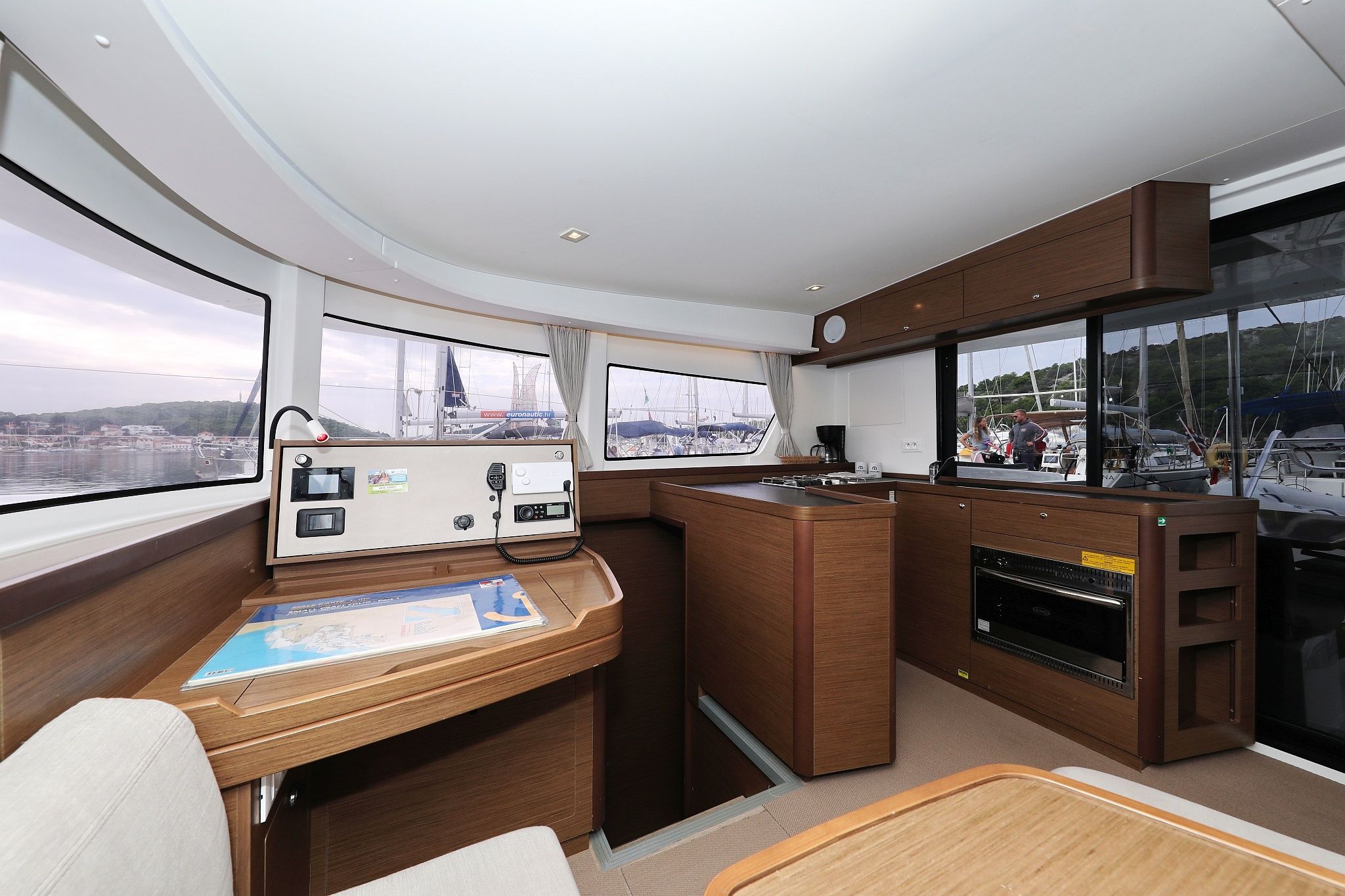 Lagoon 42 | Air Wave