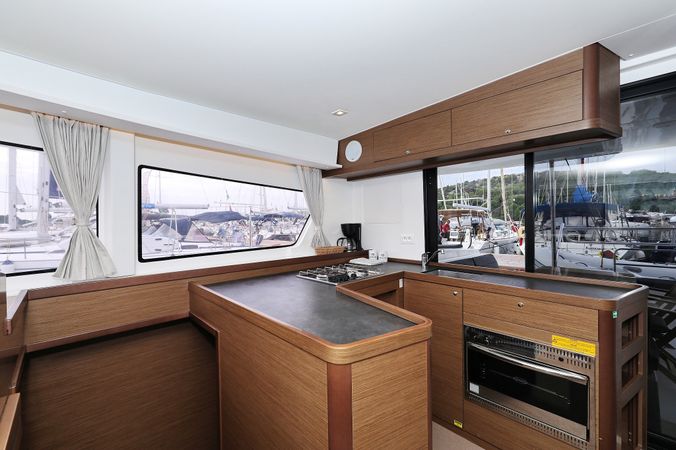 Lagoon 42 | Air Wave