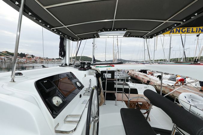 Lagoon 42 | Air Wave