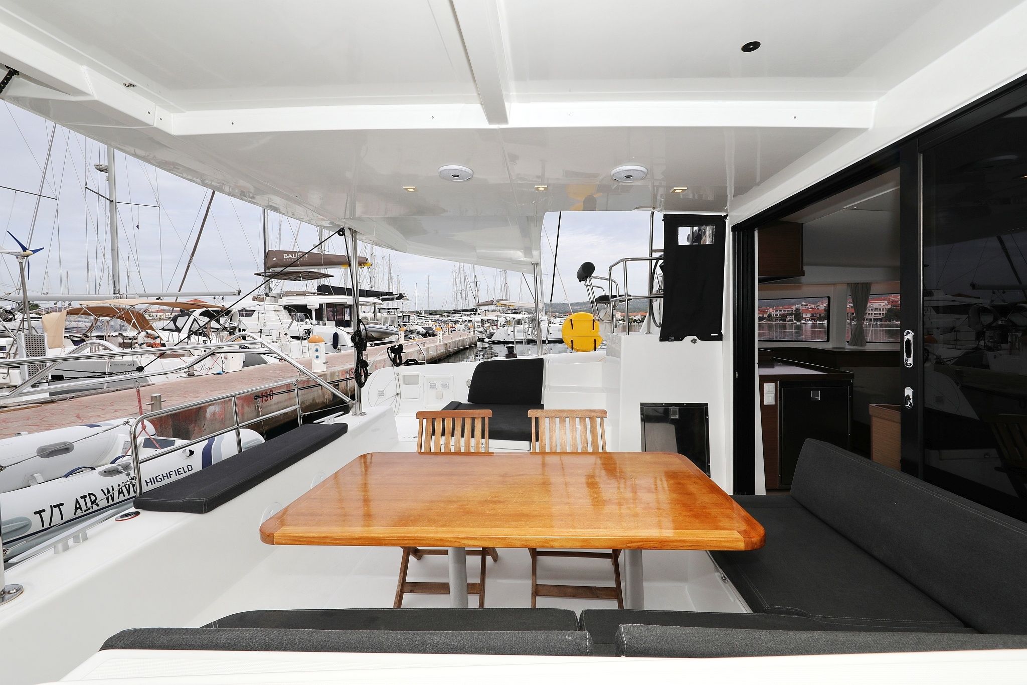 Lagoon 42 | Air Wave