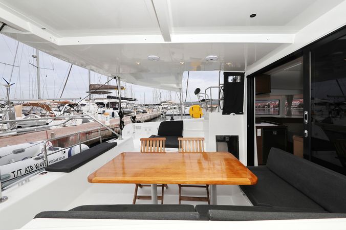 Lagoon 42 | Air Wave