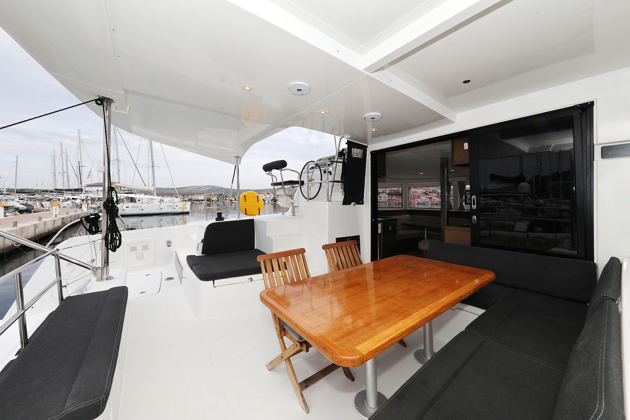 Lagoon 42 | Air Wave