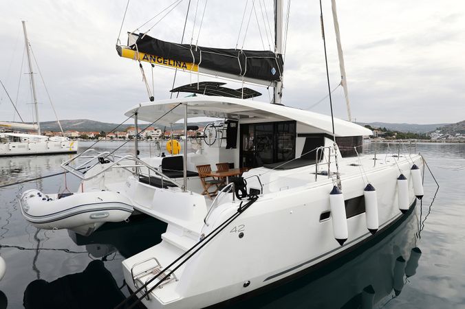 Lagoon 42 | Air Wave