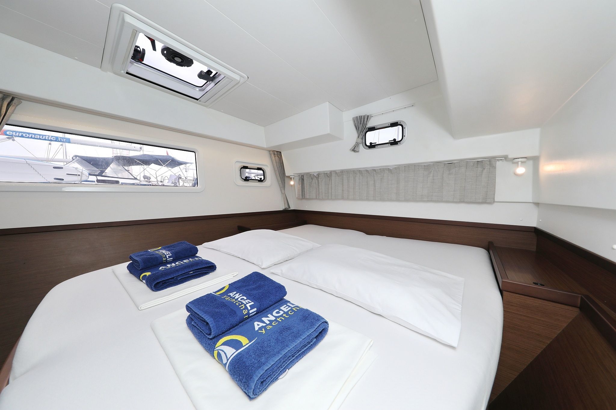 Lagoon 42 | Best Friends 1