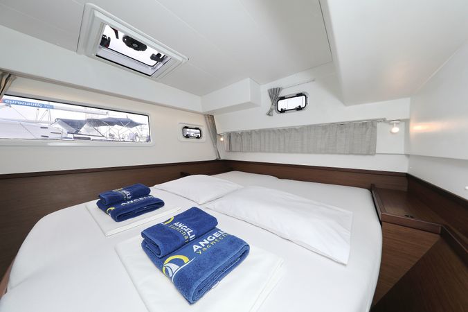 Lagoon 42 | Best Friends 1