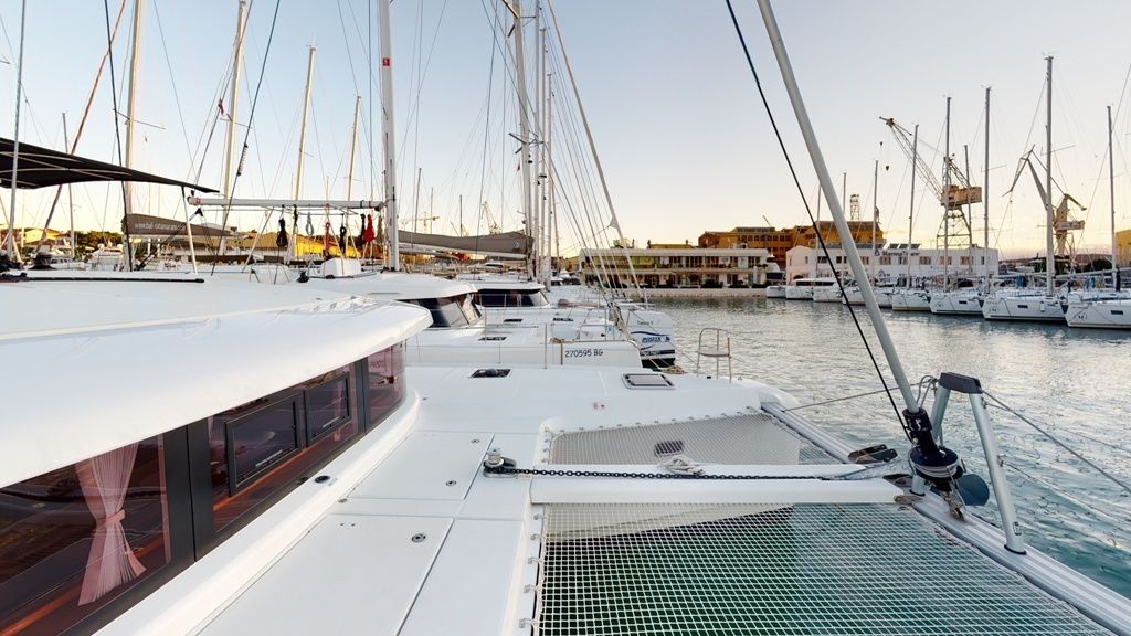 Lagoon 42 | Best Friends 1