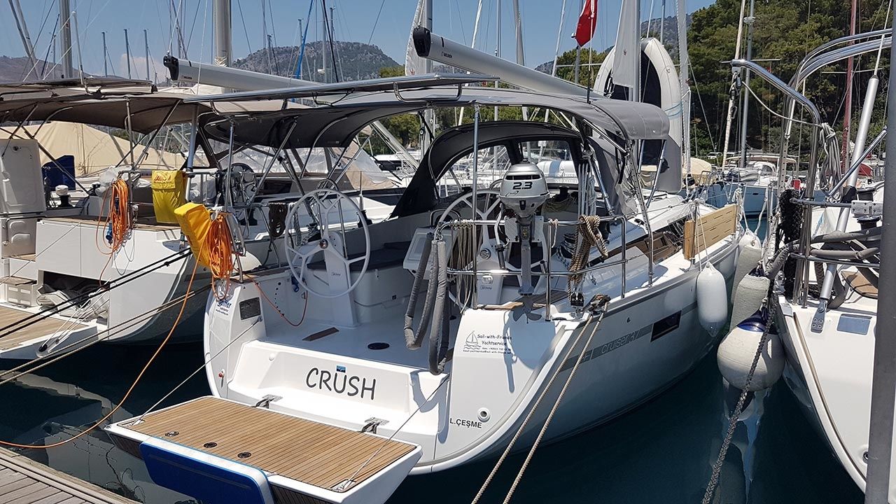 Bavaria Cruiser 37 | Crush
