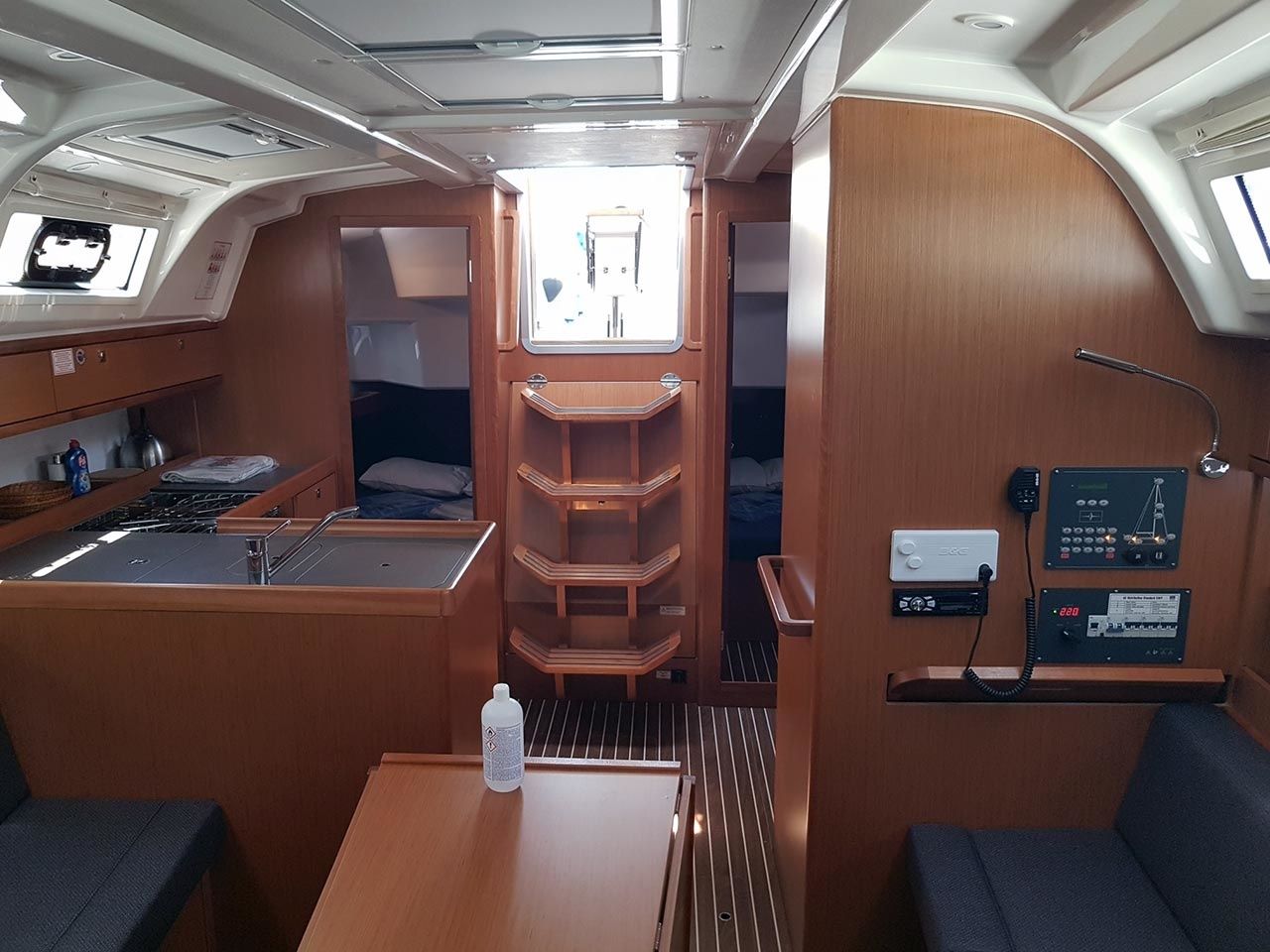 Bavaria Cruiser 37 | Crush