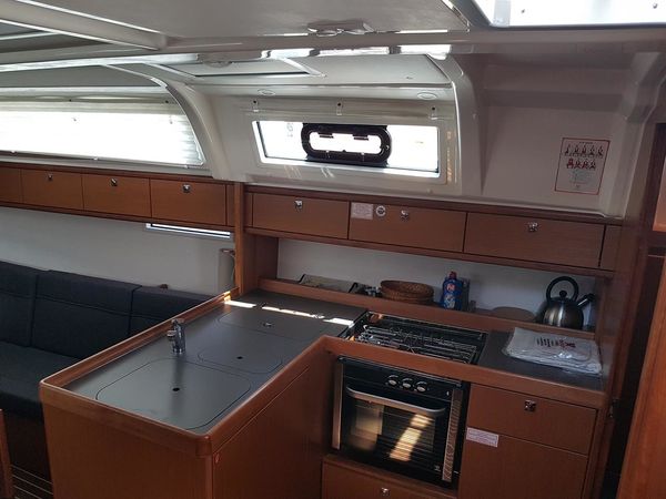 Bavaria Cruiser 37 | Crush