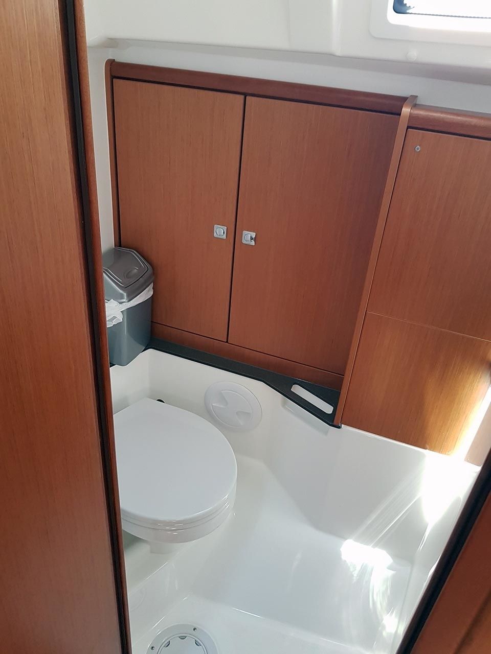 Bavaria Cruiser 37 | Crush