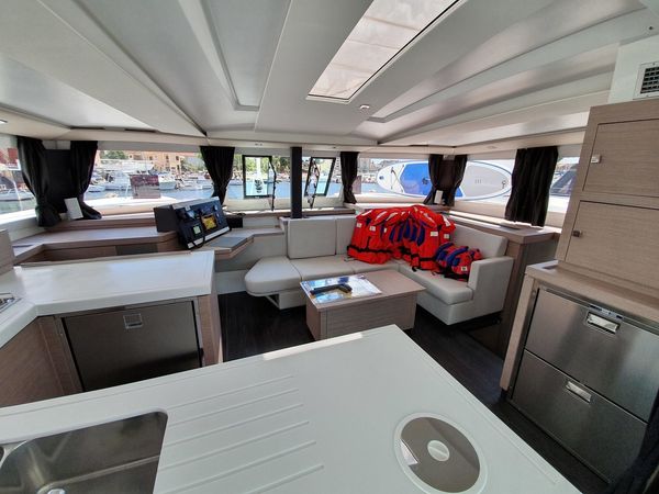 Fountaine Pajot Astrea 42 | Discordia