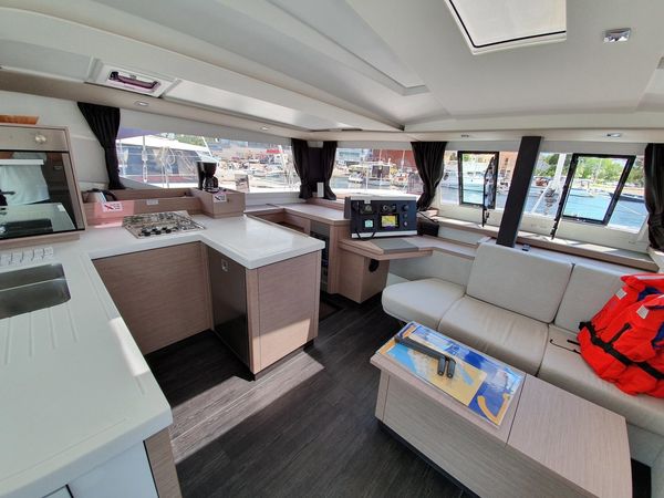 Fountaine Pajot Astrea 42 | Discordia
