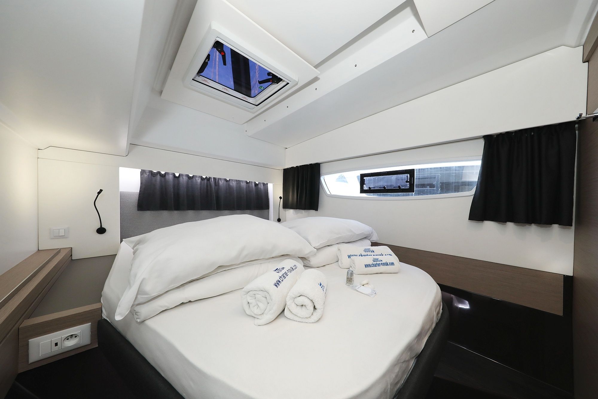 Fountaine Pajot Astrea 42 | Discordia