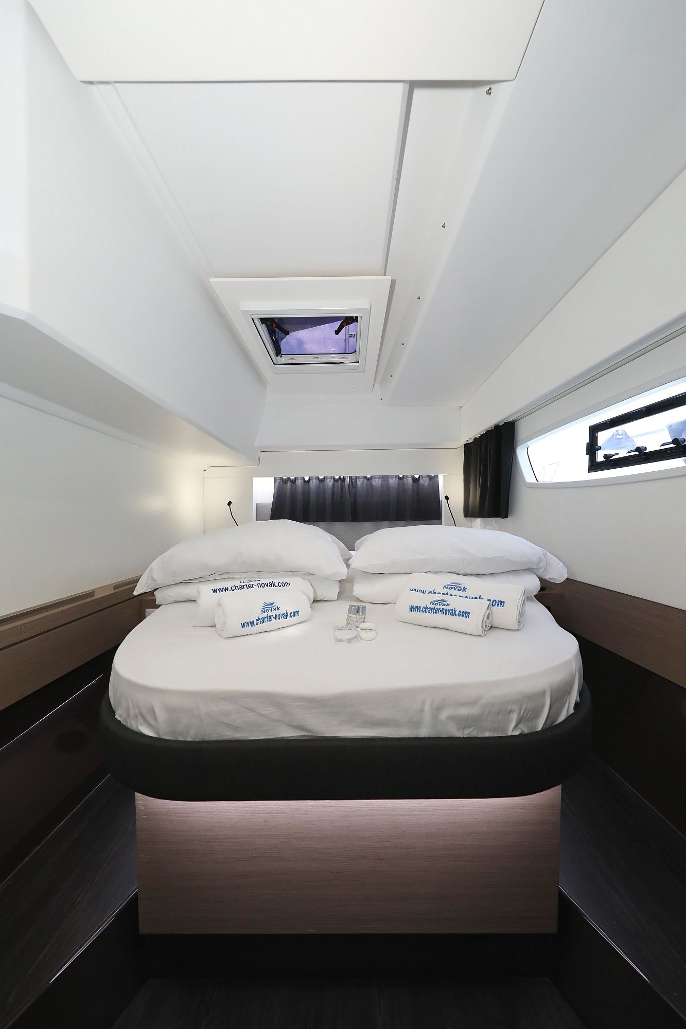 Fountaine Pajot Astrea 42 | Discordia