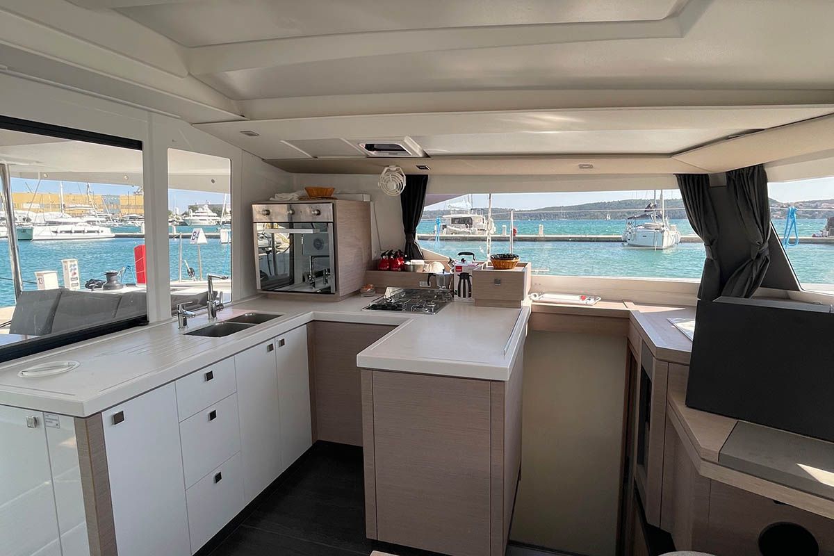 Fountaine Pajot Astrea 42 | Barramundi 3