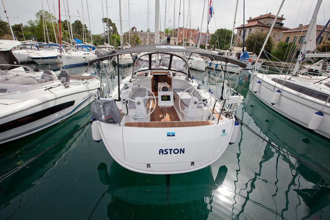 Bavaria Cruiser 34 | Aston