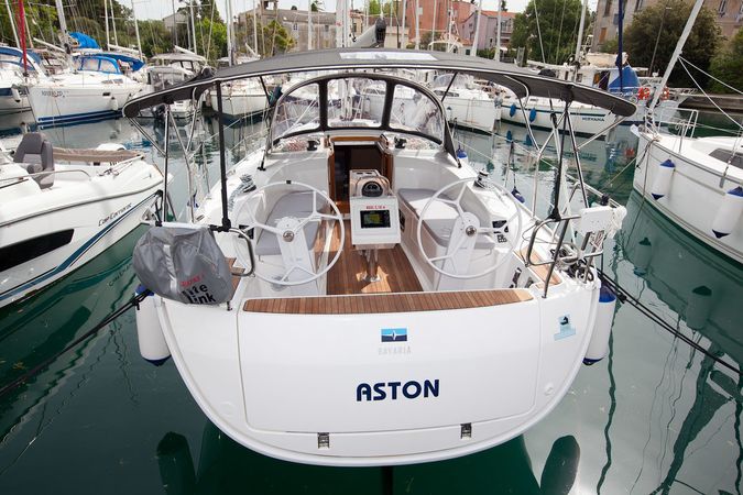 Bavaria Cruiser 34 | Aston