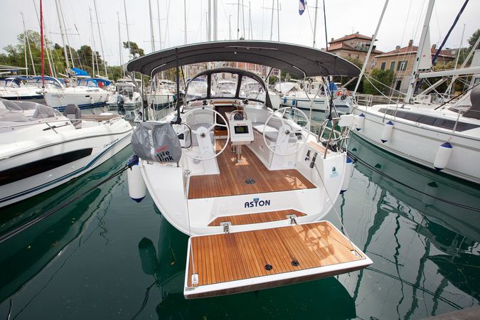 Bavaria Cruiser 34 | Aston