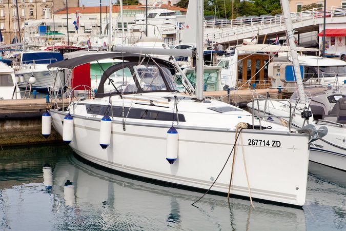 Bavaria Cruiser 34 | Aston