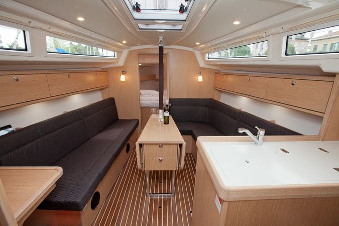 Bavaria Cruiser 34 | Aston