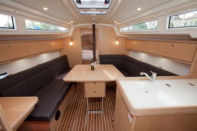 Bavaria Cruiser 34 | Aston