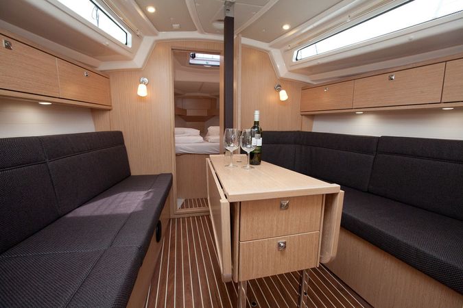 Bavaria Cruiser 34 | Aston