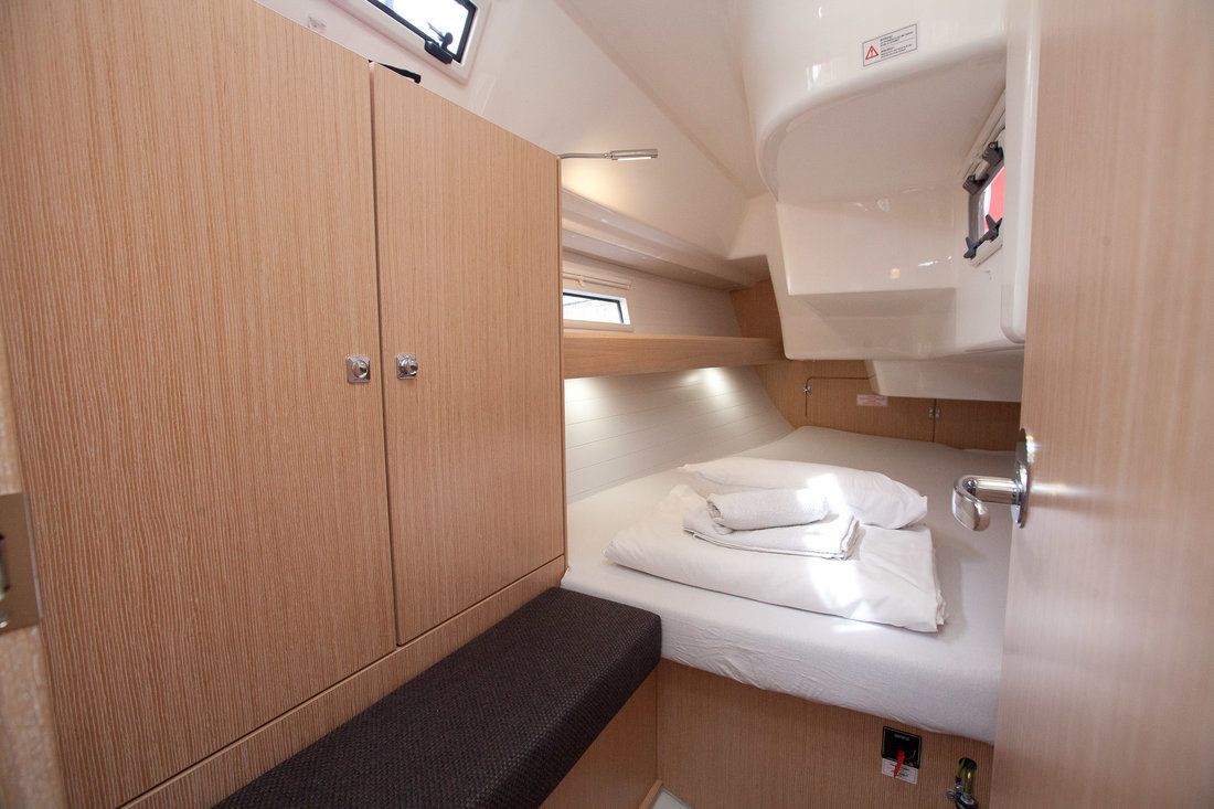 Bavaria Cruiser 34 | Aston