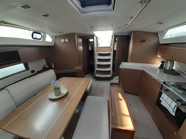 Beneteau Oceanis 46.1 | Aeolian Melody