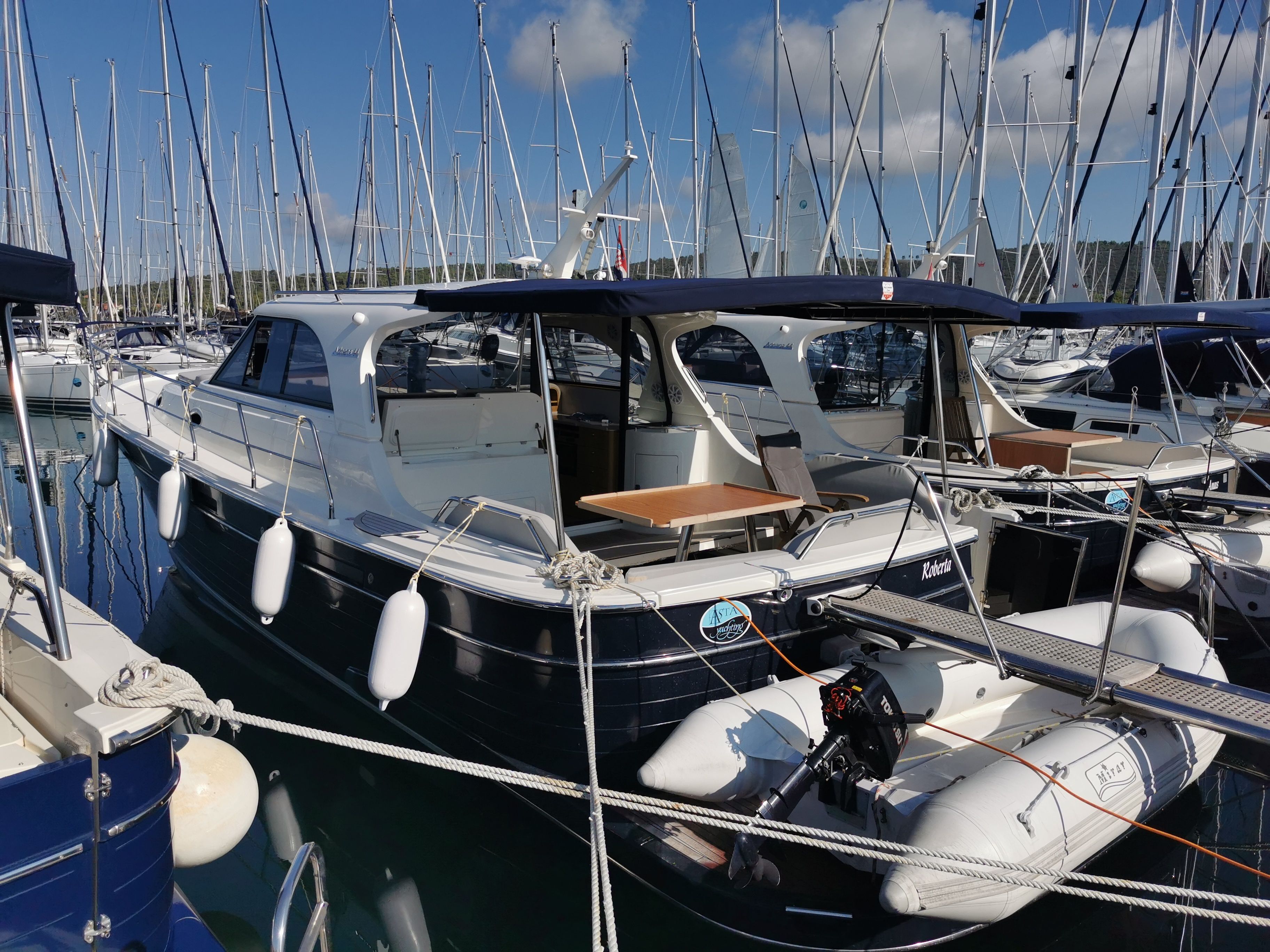 SAS Vektor 44 | Roberta