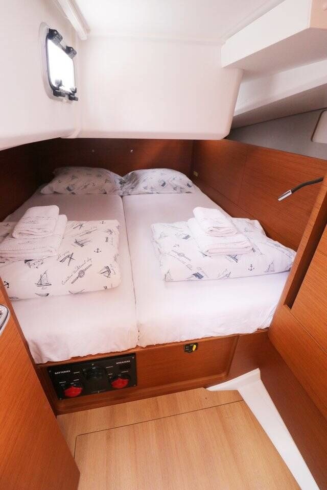 Jeanneau Sun Odyssey 440 | Habibi