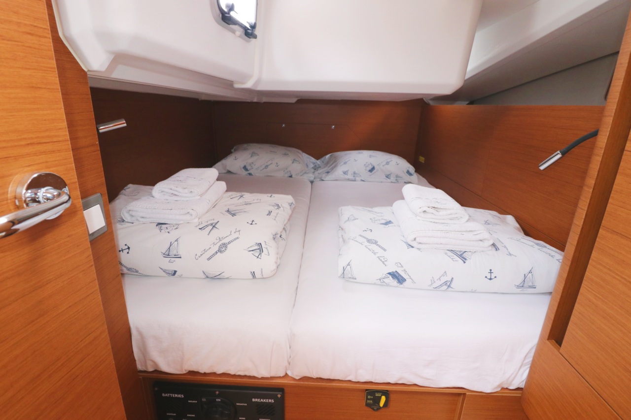 Jeanneau Sun Odyssey 440 | Habibi